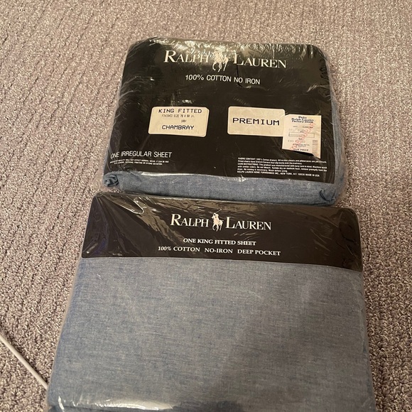 Bundle of 2 Ralph Lauren king fitted sheets